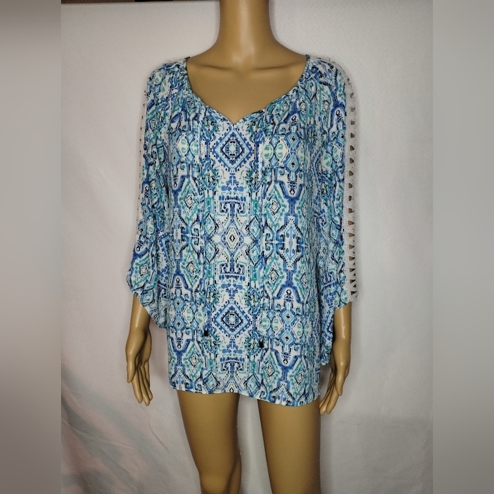 New directions women's blue and white long sleeve open sleeve size medium blouse
